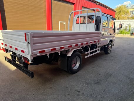 2025 Isuzu Elf (N-series), белый, 3850000 рублей, вид 3
