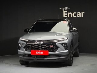 2024 Chevrolet TrailBlazer III Рестайлинг, серый, 2500206 рублей, вид 2