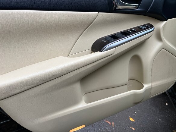 2015 Toyota Camry VII (XV50) Рестайлинг, чёрный, 2300000 рублей - вид 8