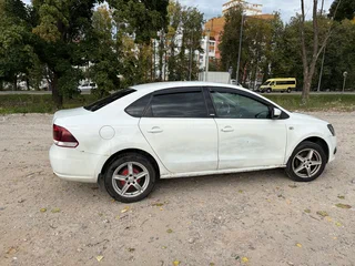 2014 Volkswagen Polo V, белый, 370000 рублей, вид 3