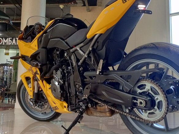 2024 Suzuki GSX-8R, золотистый, 790000 рублей - вид 8