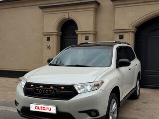 2011 Toyota Highlander II (XU40) Рестайлинг, белый, 2100000 рублей, вид 3