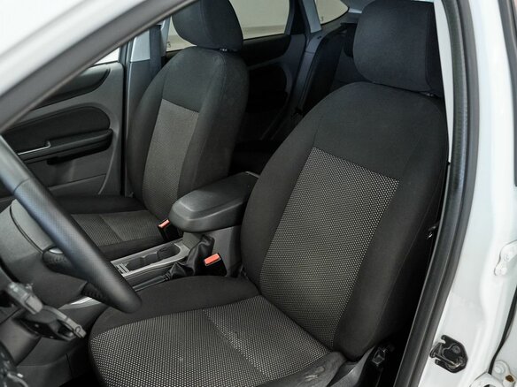 2011 Ford Focus II Рестайлинг, белый, 572000 рублей - вид 14