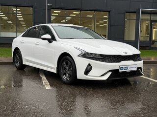 2021 Kia K5 III, белый, 2129000 рублей, вид 3