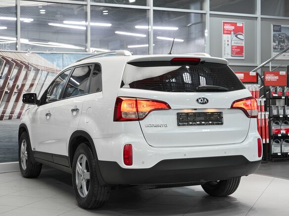 2014 Kia Sorento II Рестайлинг, белый, 1449000 рублей - вид 3