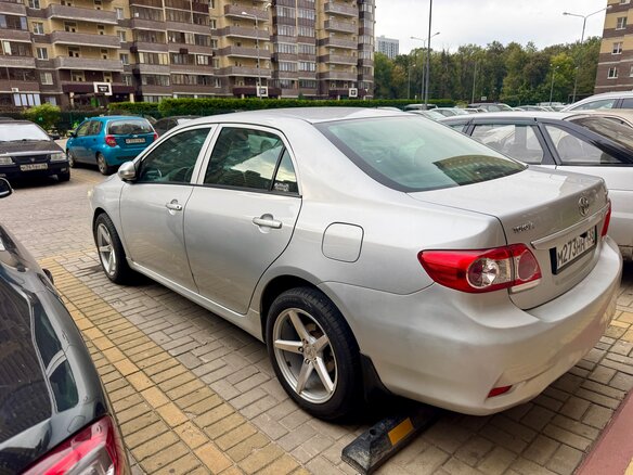 2011 Toyota Corolla X (E140, E150) Рестайлинг, серебристый - вид 11