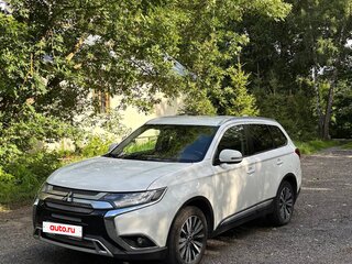 2019 Mitsubishi Outlander III Рестайлинг 3, белый, 1755000 рублей, вид 1