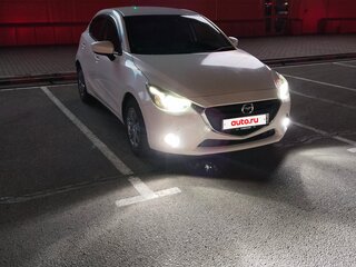 2015 Mazda Demio IV (DJ), белый, 970000 рублей, вид 4