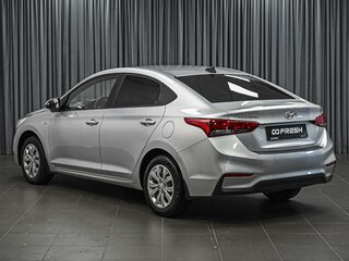 2018 Hyundai Solaris II, серебристый, 975000 рублей, вид 2