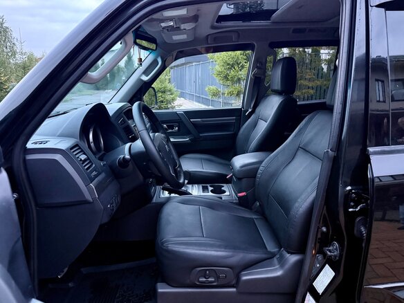 2013 Mitsubishi Pajero IV Рестайлинг 1, чёрный - вид 8