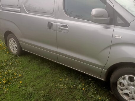 2011 Hyundai Grand Starex, серебристый, 1150000 рублей, вид 2