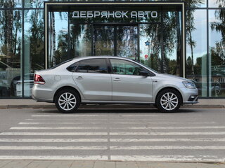 2018 Volkswagen Polo V Рестайлинг, серебристый, 1550000 рублей, вид 4