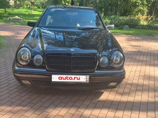 1996 Mercedes-Benz E-Класс 230 II (W210, S210), чёрный, 850000 рублей, вид 3
