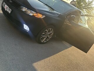 2011 Kia Cerato 6-speed II, чёрный, 500000 рублей, вид 1