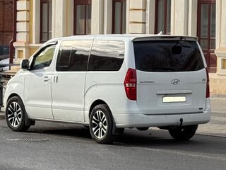 2011 Hyundai Grand Starex I, белый, 1500000 рублей, вид 3