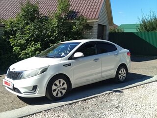 2013 Kia Rio III, белый, 480000 рублей, вид 1