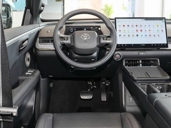 2026 Toyota bZ3X 58.3 kWh, чёрный, 2843003 рублей - вид 21