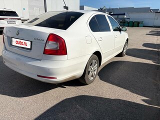 2013 Skoda Octavia II (A5) Рестайлинг, белый, 1086000 рублей, вид 3