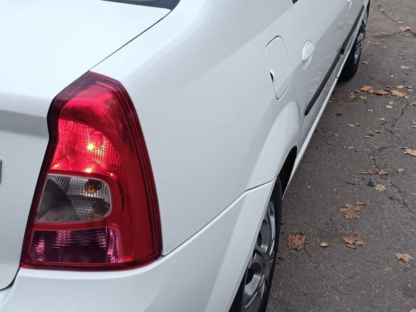 2013 Renault Logan I Рестайлинг, белый, 360000 рублей - вид 2