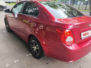 2013 Chevrolet Aveo II, красный, 600000 рублей, вид 5