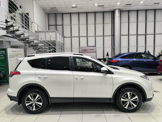 2016 Toyota RAV4 IV (XA40) Рестайлинг, белый, 2150000 рублей, вид 4