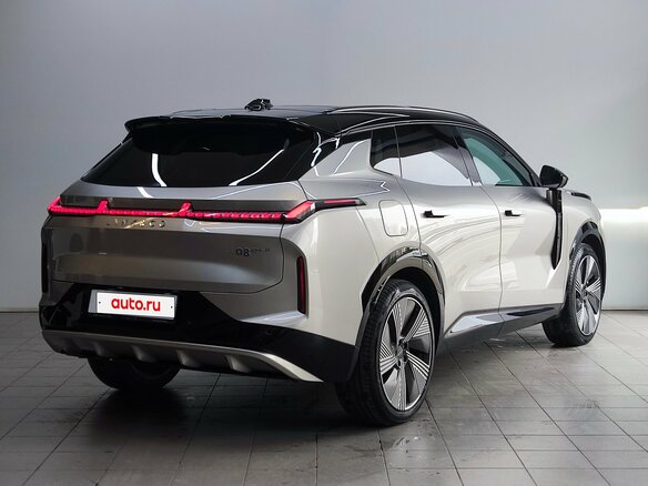 2023 Lynk & Co 08 39.6 kWh I, серый, 5600000 рублей - вид 4
