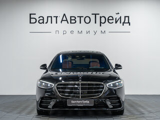 2025 Mercedes-Benz S-Класс 500 Long 4MATIC VII (W223), чёрный, 15990000 рублей, вид 4