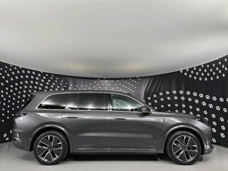 2026 Li Auto (Lixiang) L9 52.3 kWh I Рестайлинг, серый, 11990000 рублей, вид 4