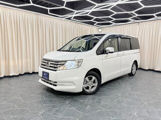 2012 Honda Stepwgn IV, белый, 1599999 рублей, вид 1
