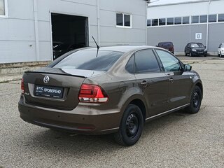 2015 Volkswagen Polo V Рестайлинг, коричневый, 680000 рублей, вид 3