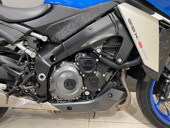 2021 Suzuki GSX-S 1000, синий, 1100000 рублей - вид 17