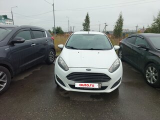 2015 Ford Fiesta Mk6 Рестайлинг, белый, 650000 рублей, вид 2