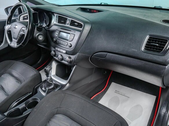2016 Kia Ceed II Рестайлинг, белый - вид 15
