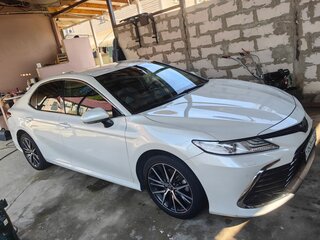 2022 Toyota Camry VIII (XV70) Рестайлинг, белый, 3333333 рублей, вид 3