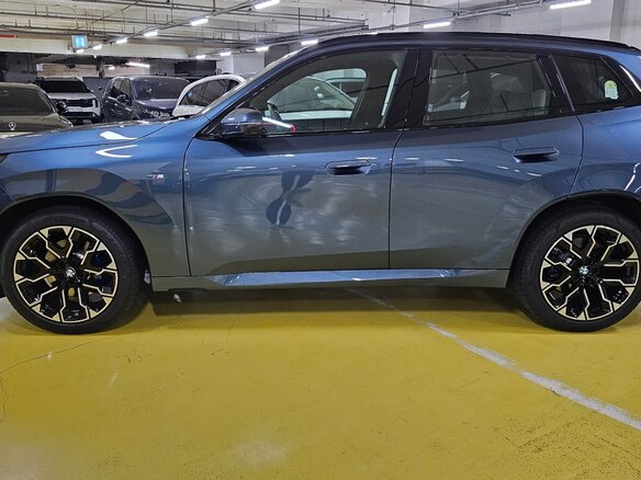 2025 BMW X3 20d xDrive IV (G45/G48), синий, 8900000 рублей - вид 1