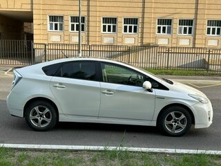 2009 Toyota Prius III (XW30), белый, 940000 рублей, вид 4