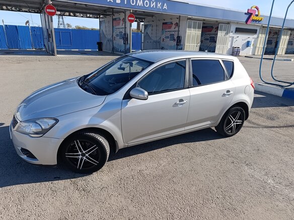 2012 Kia Ceed I Рестайлинг, серебристый, 710000 рублей - вид 5