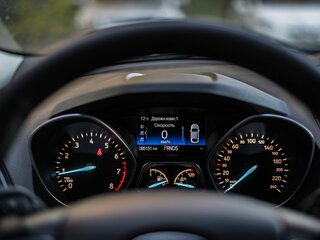 2017 Ford Kuga II Рестайлинг, серый, 1699000 рублей, вид 5