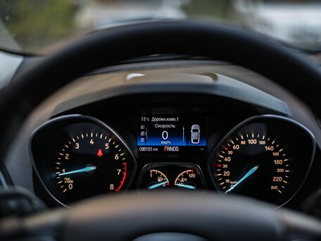 2017 Ford Kuga II Рестайлинг, серый, 1699000 рублей, вид 5