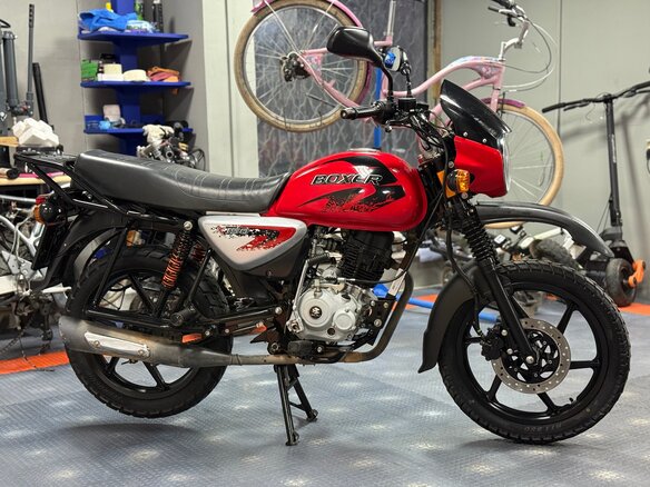 2023 Bajaj Boxer BM 150X, красный - вид 16