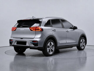 2021 Kia Niro I Рестайлинг, серебристый, 2140000 рублей, вид 3