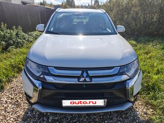2017 Mitsubishi Outlander III Рестайлинг 2, белый, 1850000 рублей, вид 2