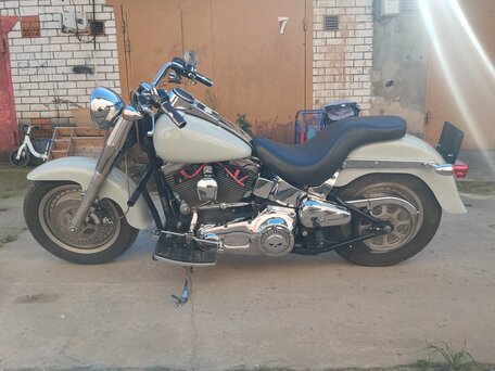 2004 Harley-Davidson Fat Boy, серый, 850000 рублей, вид 1