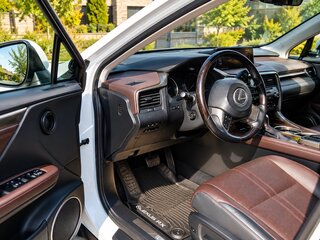2019 Lexus RX 350L IV Рестайлинг, белый, 4400000 рублей, вид 4