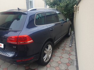 2010 Volkswagen Touareg II, синий, 1450000 рублей, вид 1