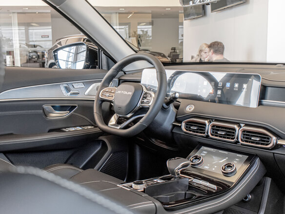 2026 Jetour X70+ I Рестайлинг, чёрный, 3399000 рублей - вид 22