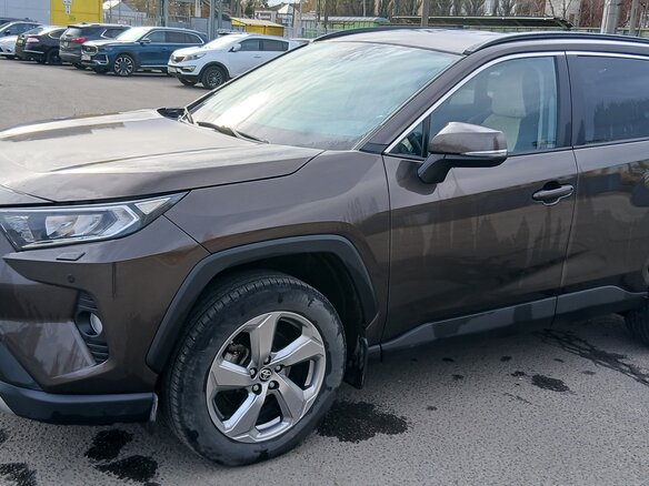 2021 Toyota RAV4 V (XA50), серый, 3480000 рублей - вид 4