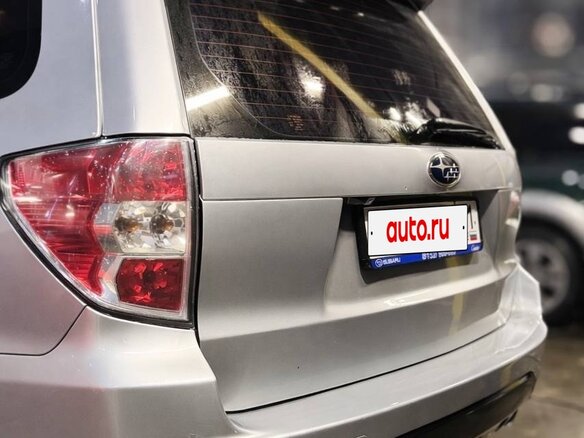 2011 Subaru Forester III Рестайлинг, серебристый, 1150000 рублей - вид 3