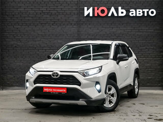 2021 Toyota RAV4 V (XA50), белый, 3250000 рублей, вид 1