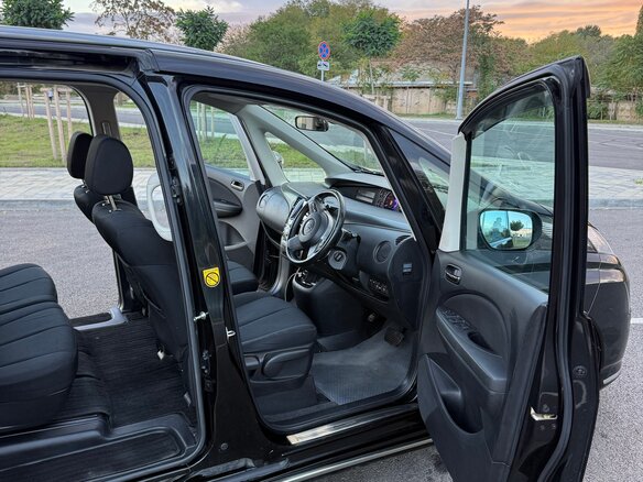 2015 Mazda Biante SkyActiv, чёрный, 1450000 рублей - вид 5